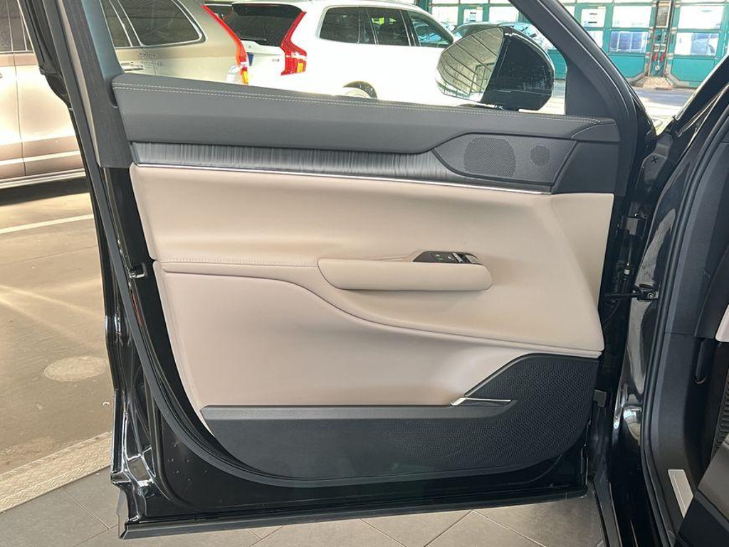 Volvo EX90