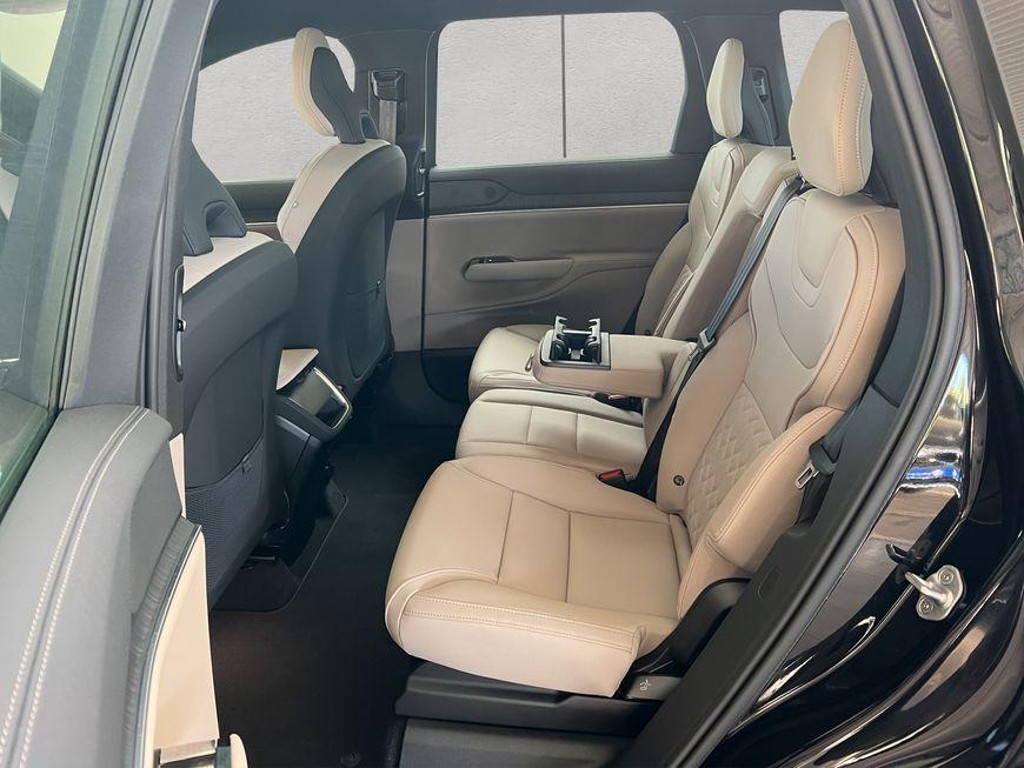 Volvo EX90
