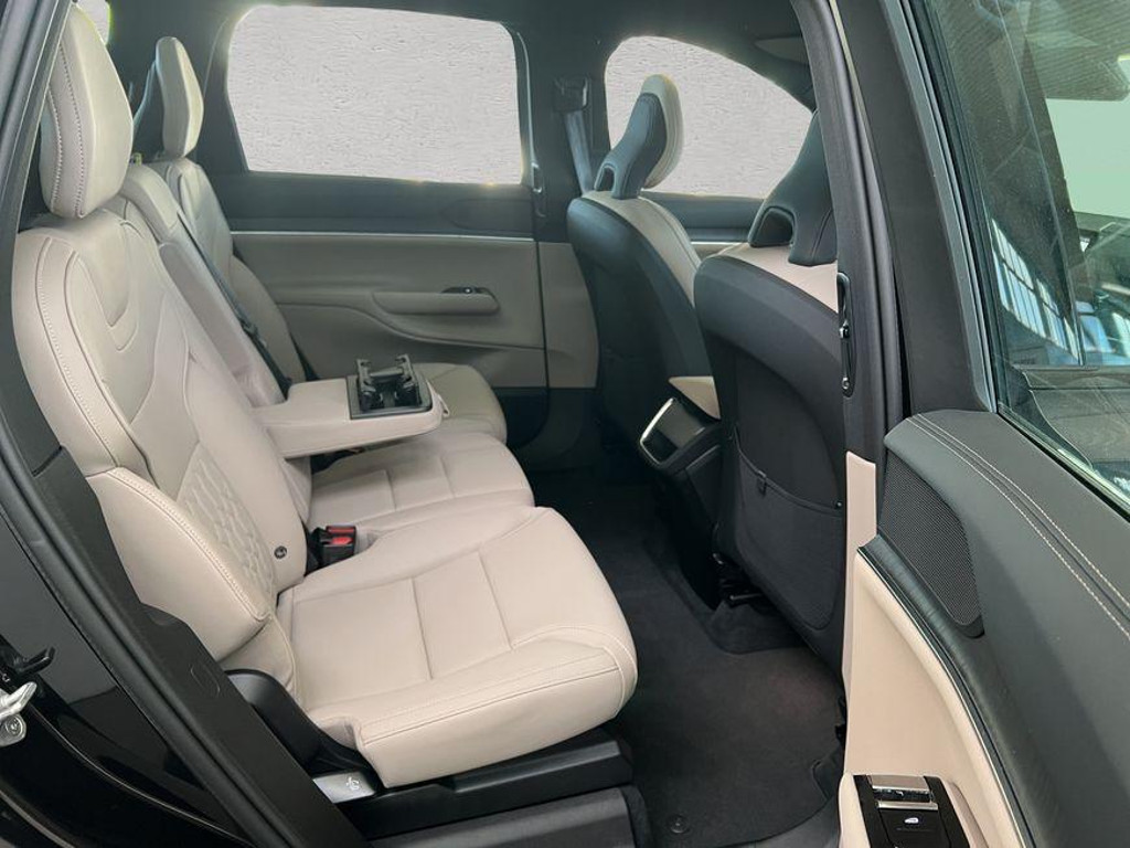 Volvo EX90