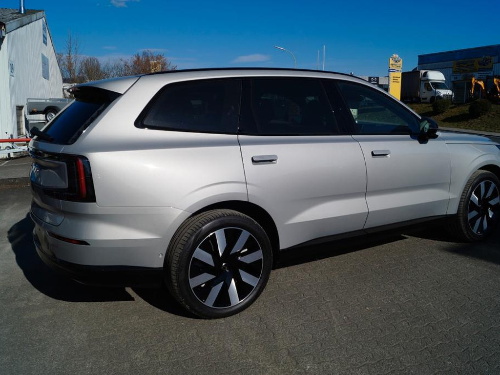 Volvo EX90
