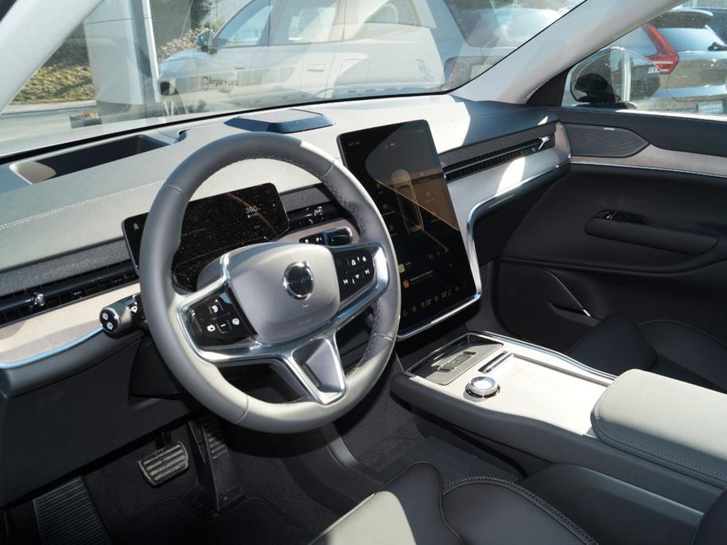 Volvo EX90