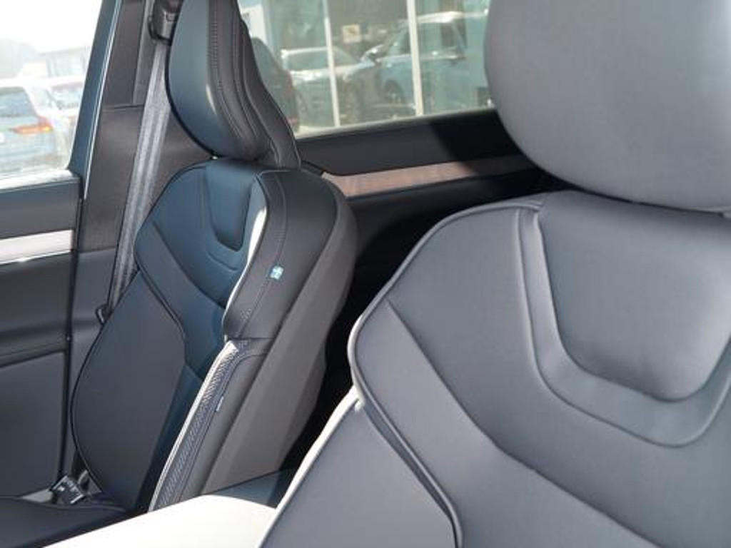 Volvo EX90