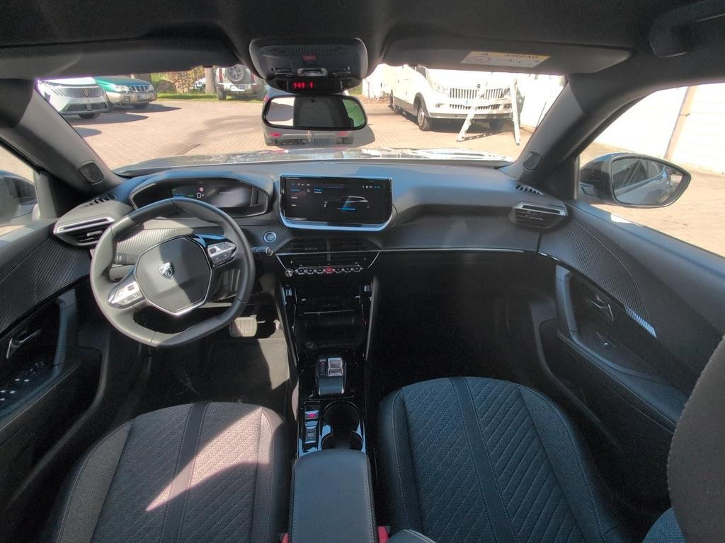 Peugeot e-2008