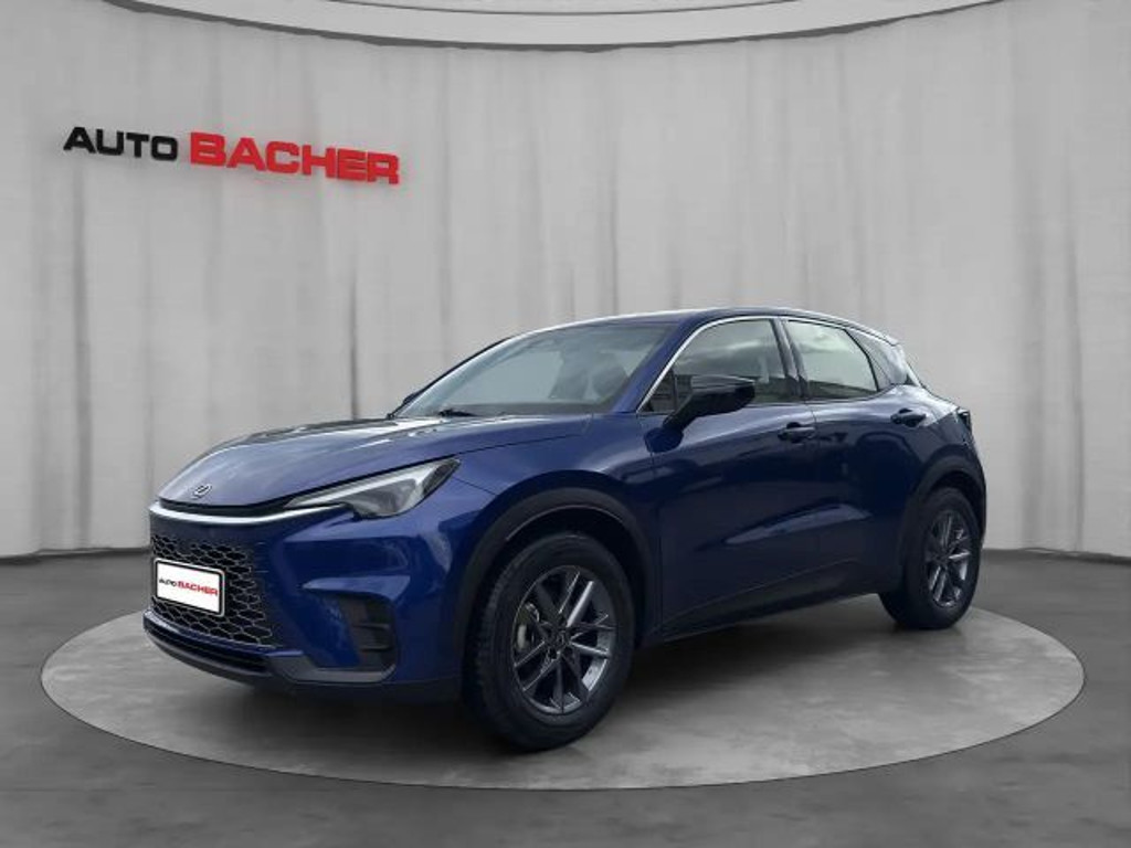 Lexus LBX LBX Basis 136 PS 2WD