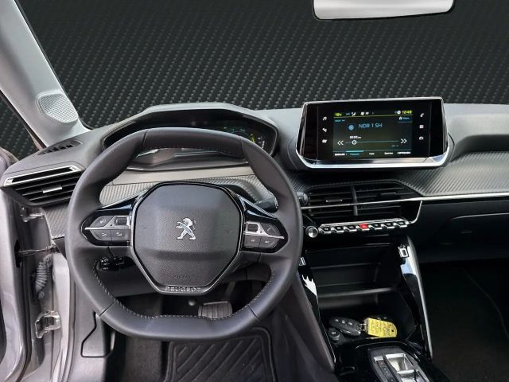 Peugeot e-208