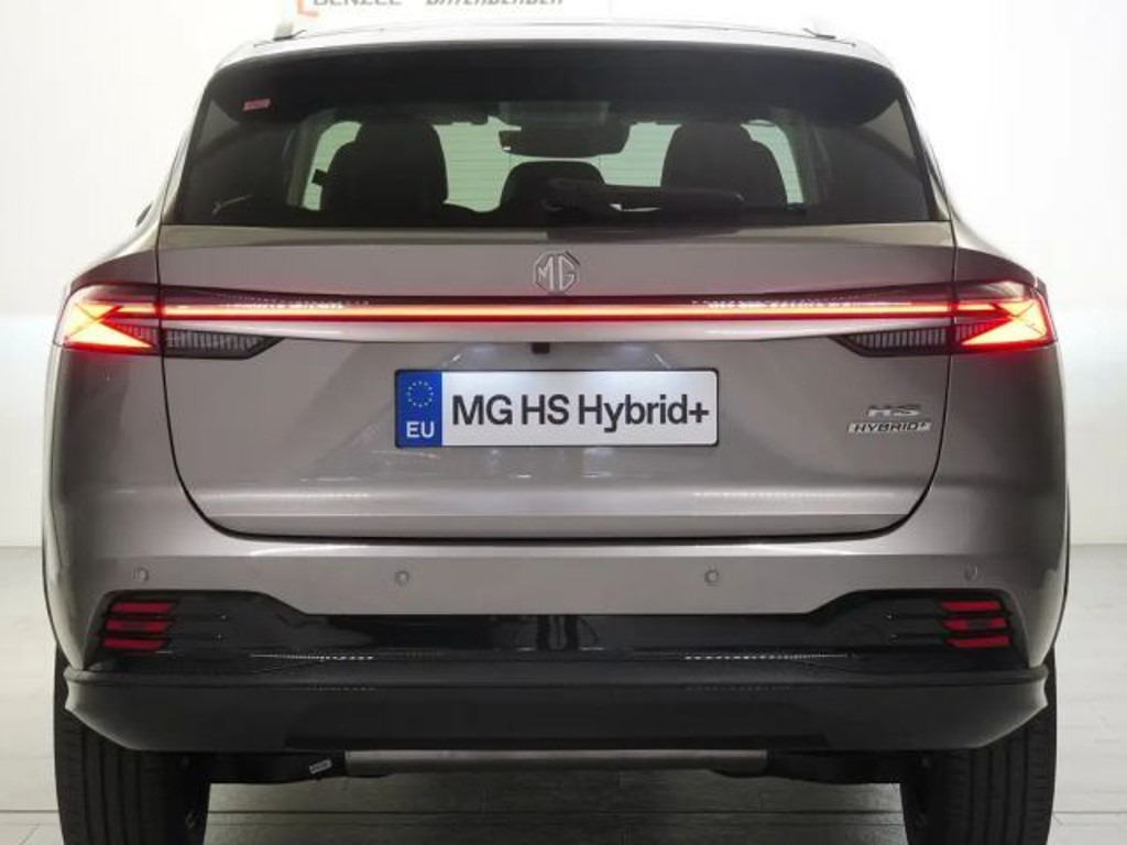 MG HS
