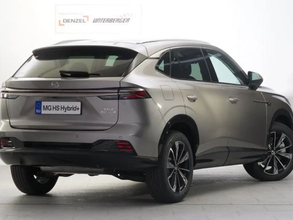 MG HS