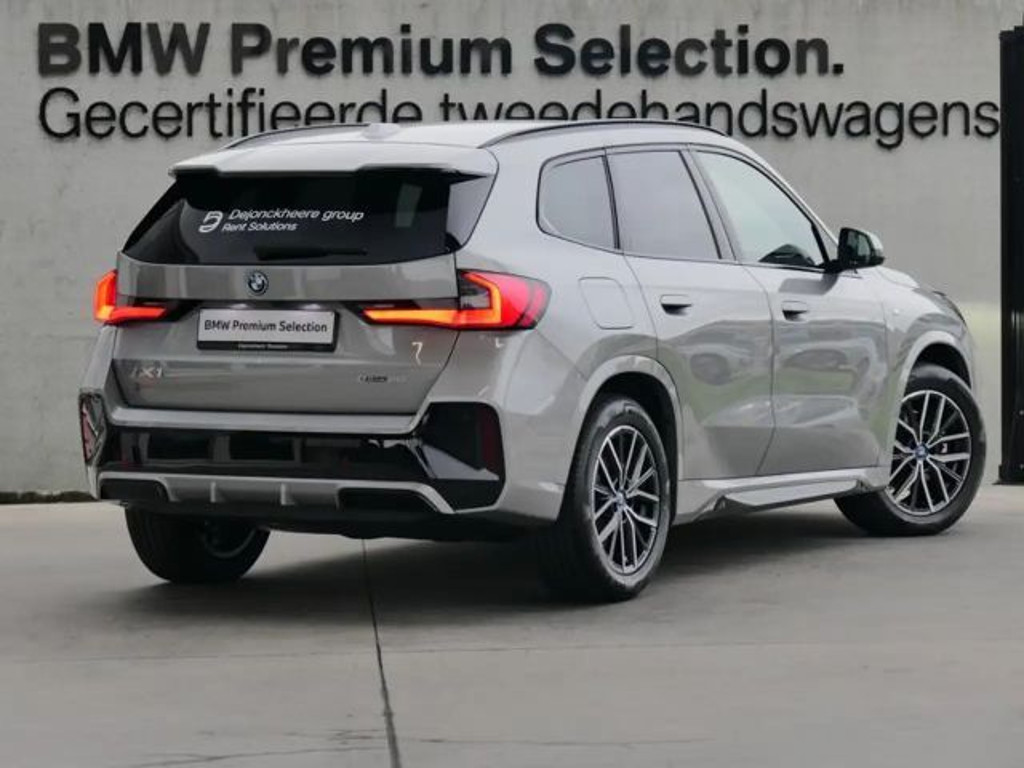 BMW iX1