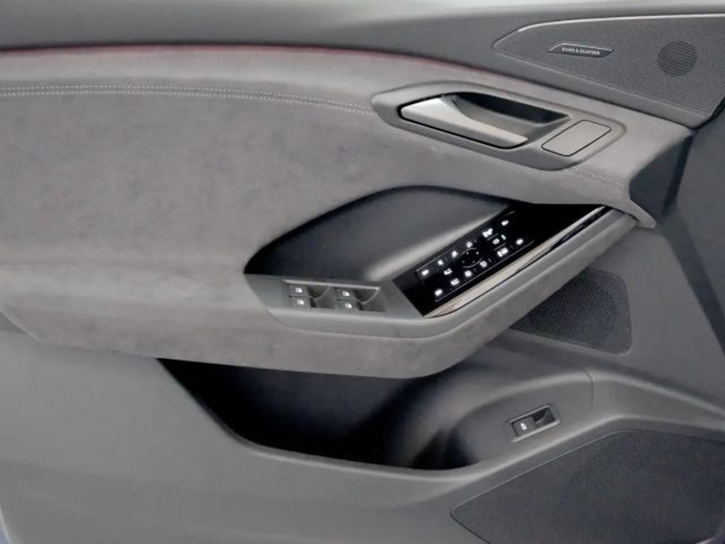 Audi SQ6 e-tron