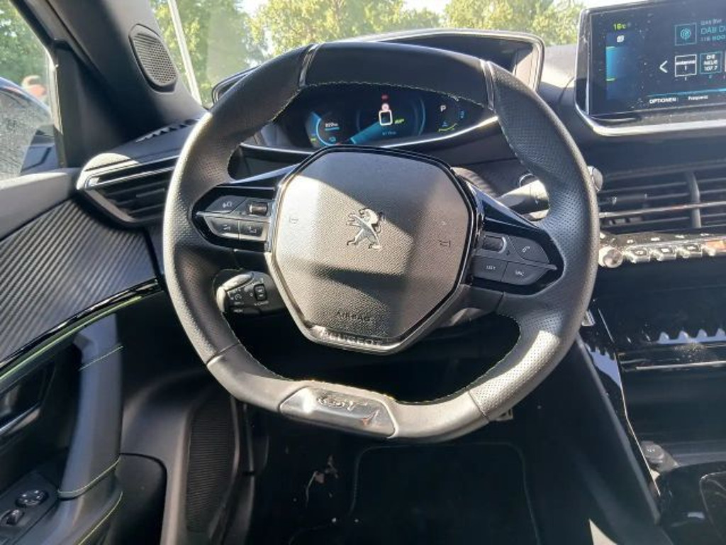 Peugeot e-2008