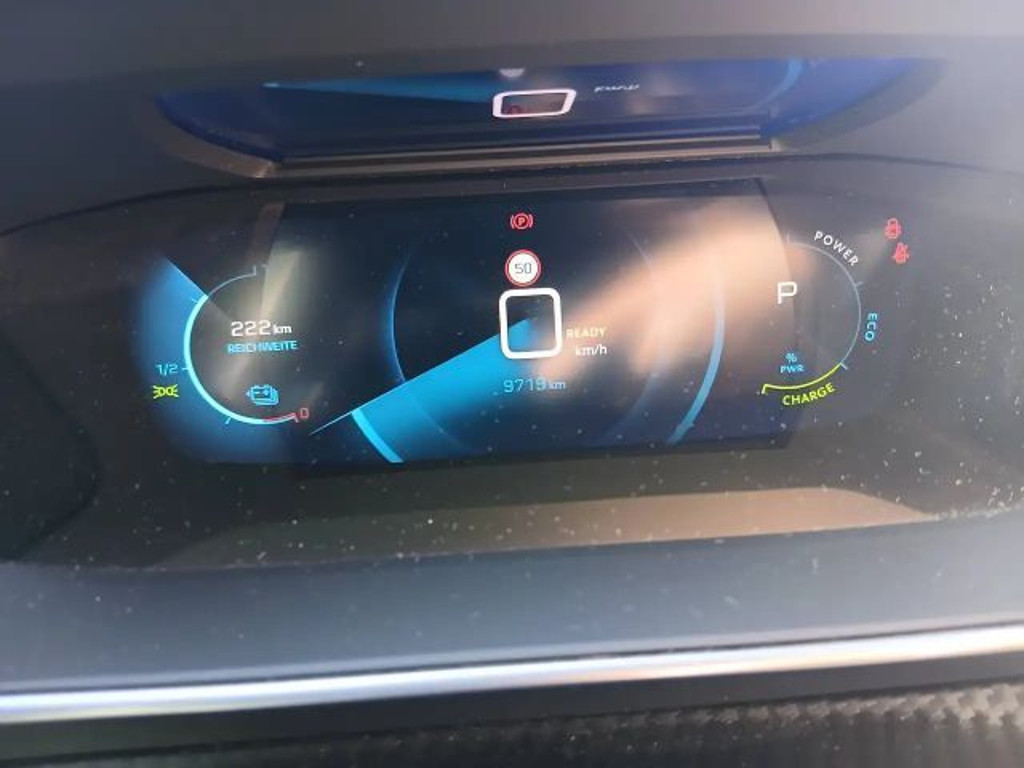 Peugeot e-2008