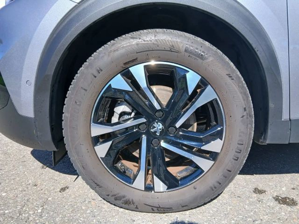 Peugeot e-2008