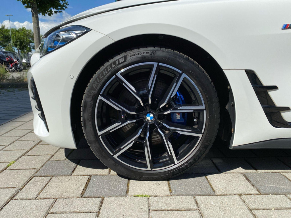 BMW M440