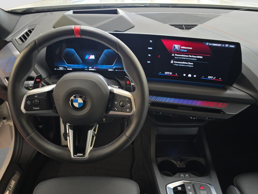 BMW M235