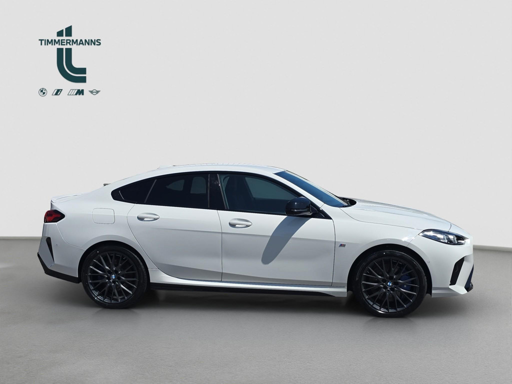 BMW M235