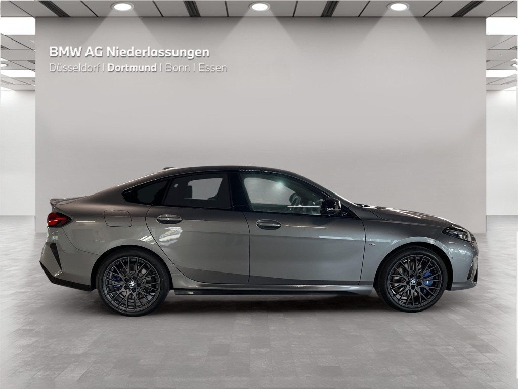 BMW M235