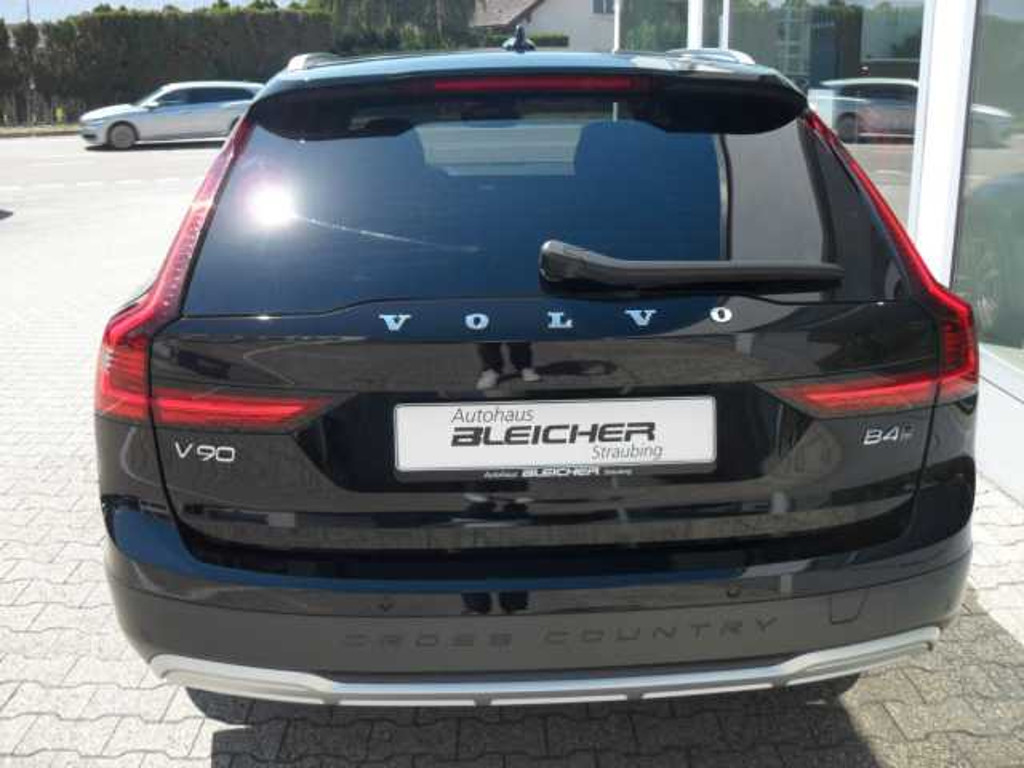 Volvo V90 Cross Country