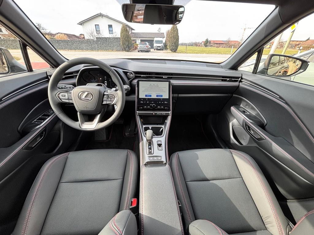Lexus LBX