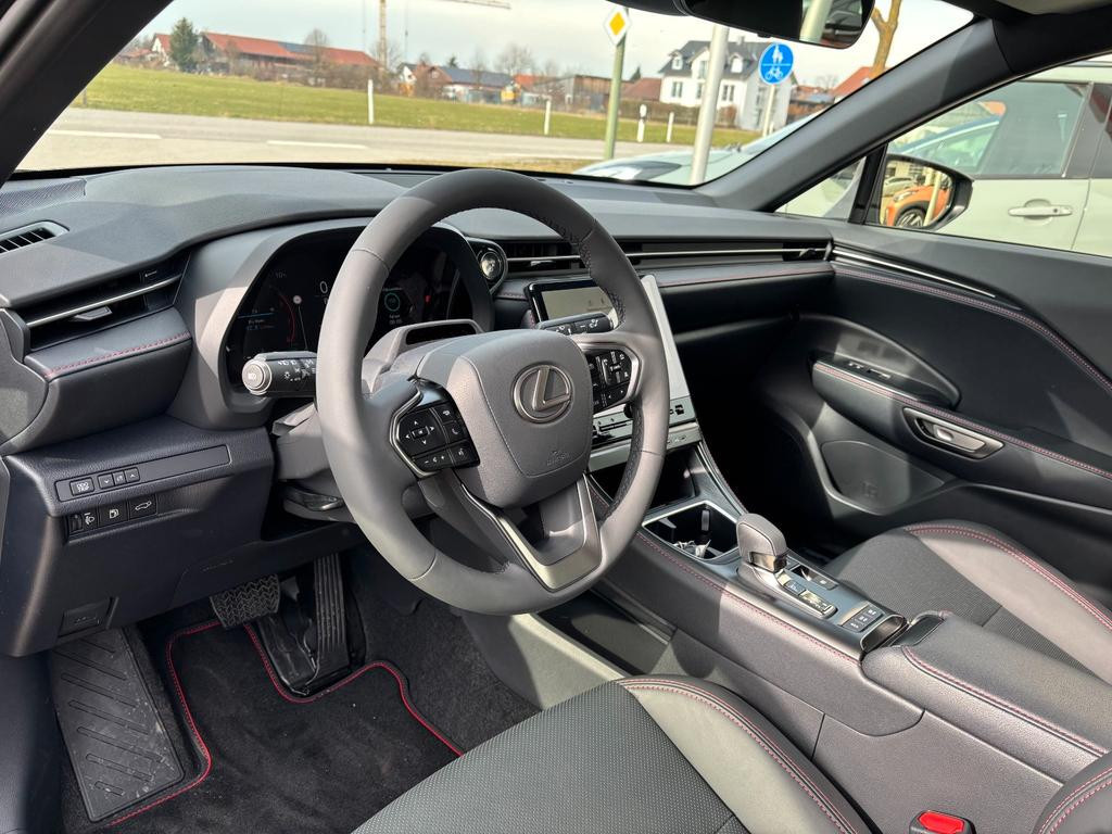 Lexus LBX