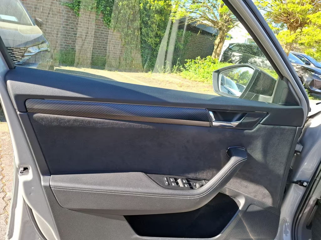 Skoda Superb Combi Sportline 2.0 TDI