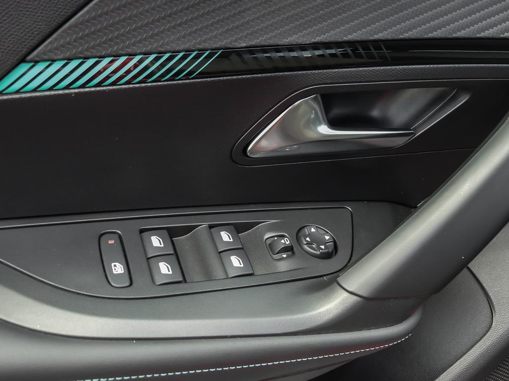 Peugeot e-2008