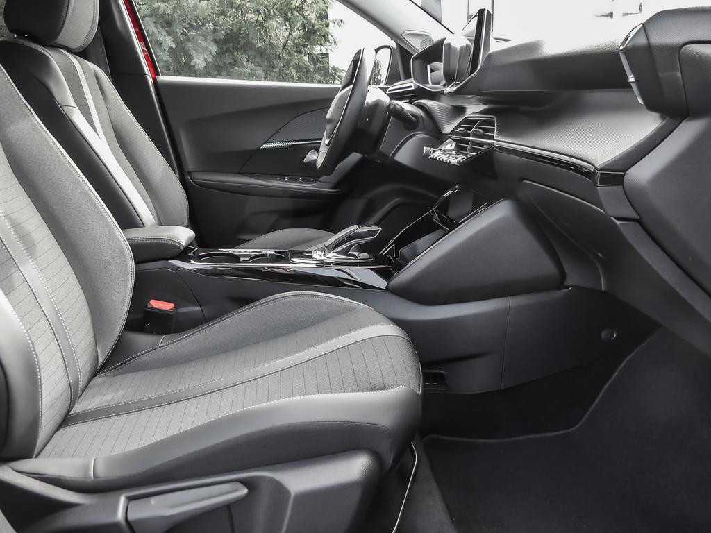 Peugeot e-2008