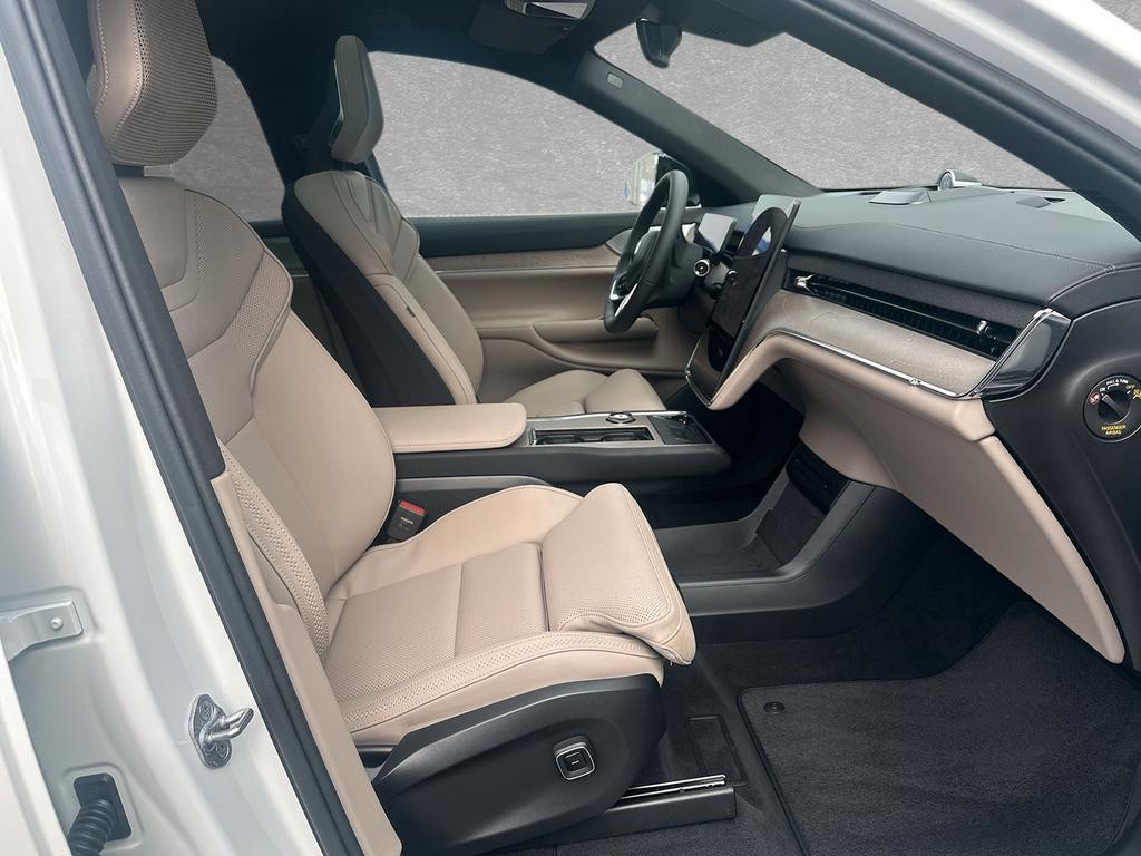 Volvo EX90