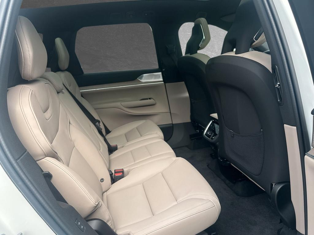 Volvo EX90
