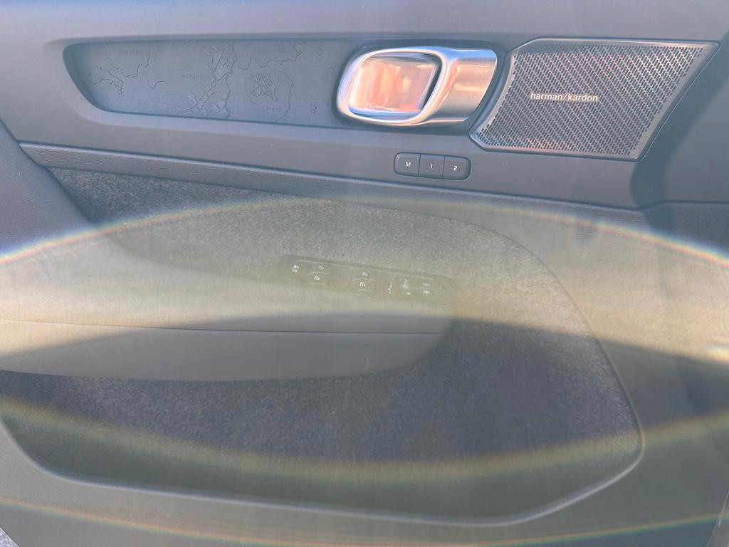 Volvo EX40