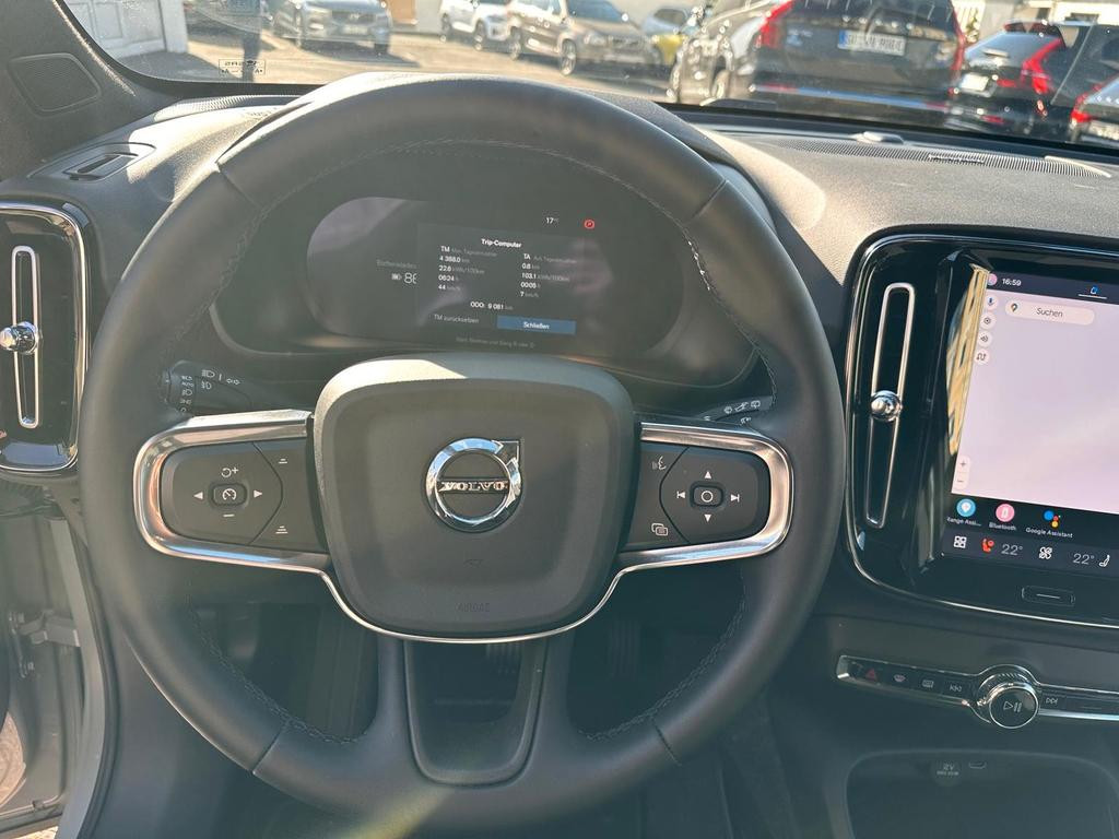 Volvo EX40