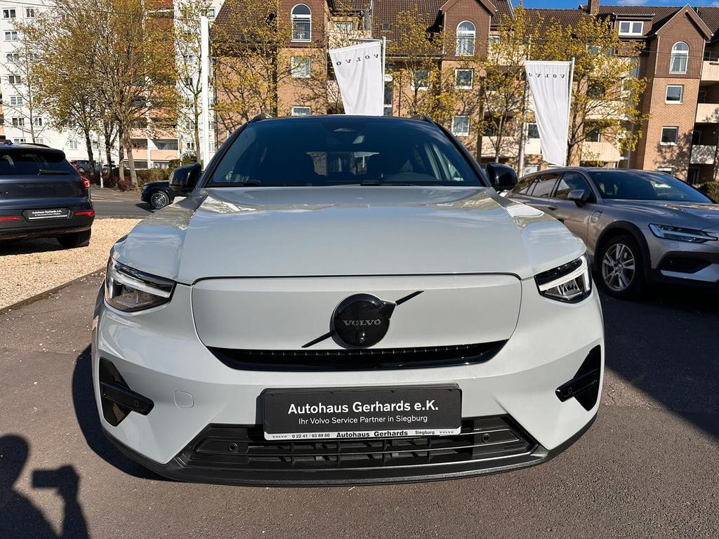 Volvo EX40