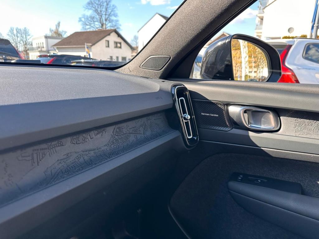 Volvo EX40