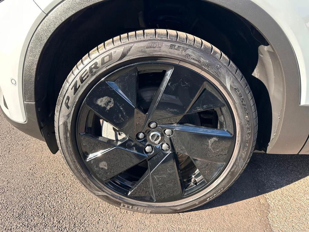 Volvo EX40