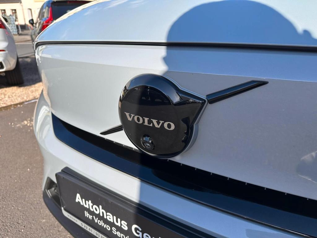 Volvo EX40