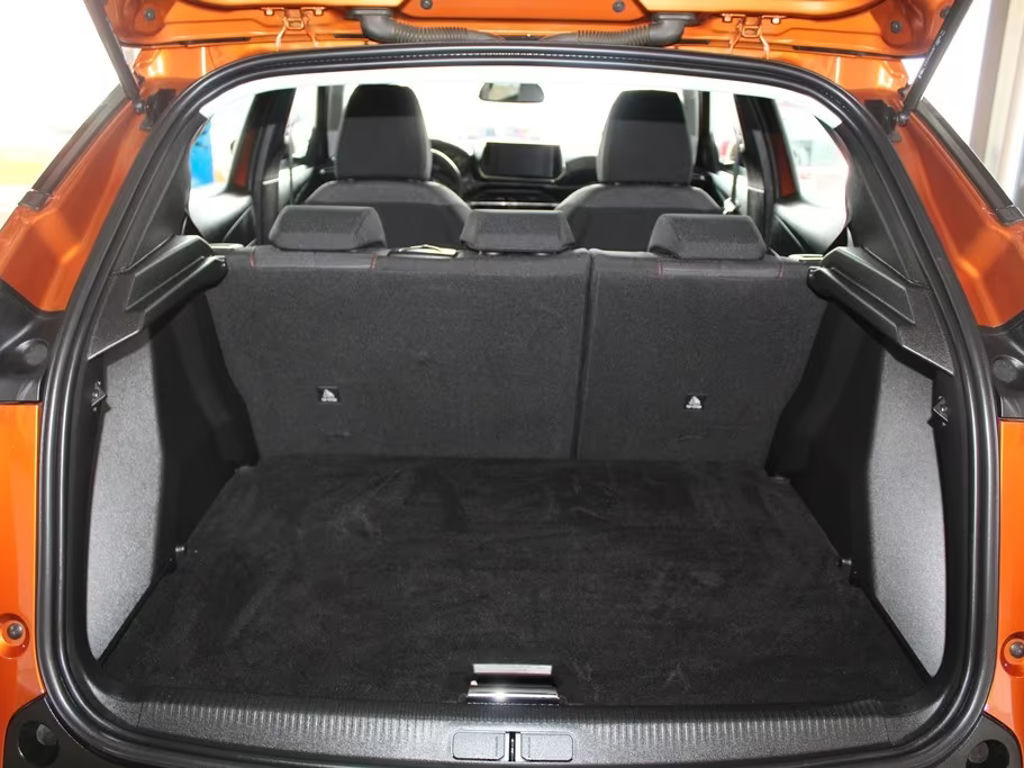 Peugeot e-2008