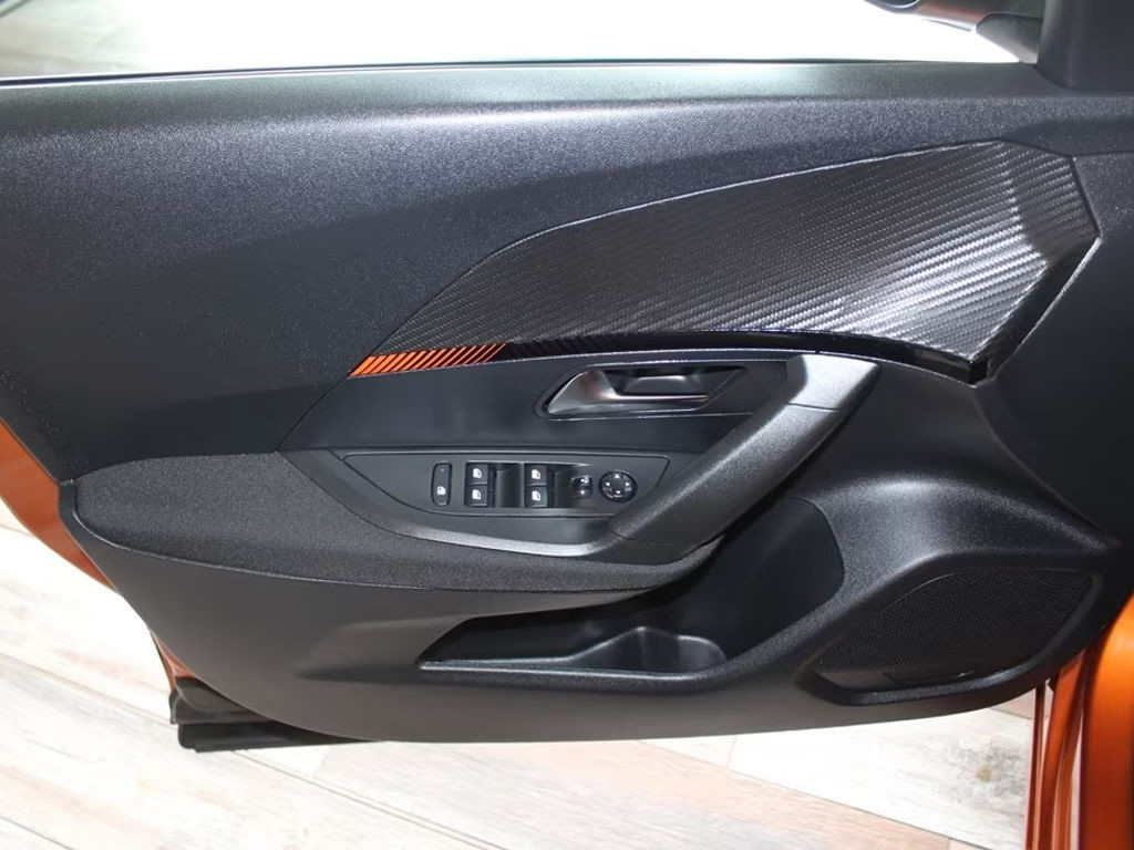Peugeot e-2008