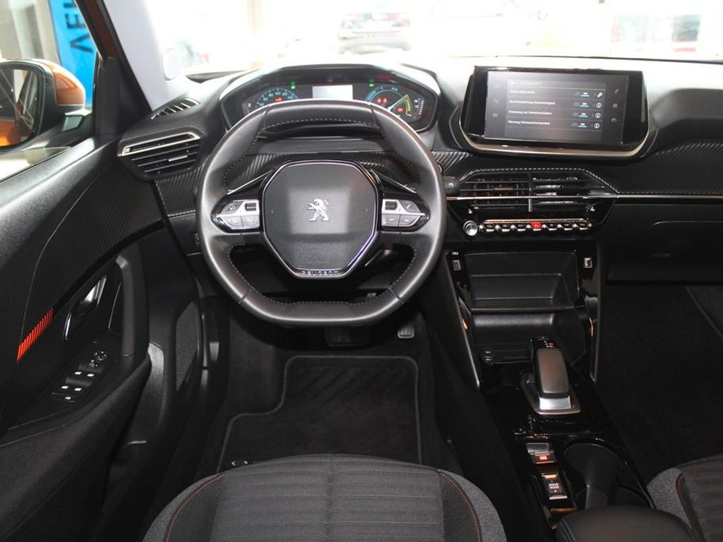 Peugeot e-2008
