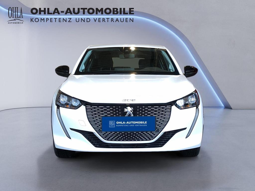 Peugeot e-208