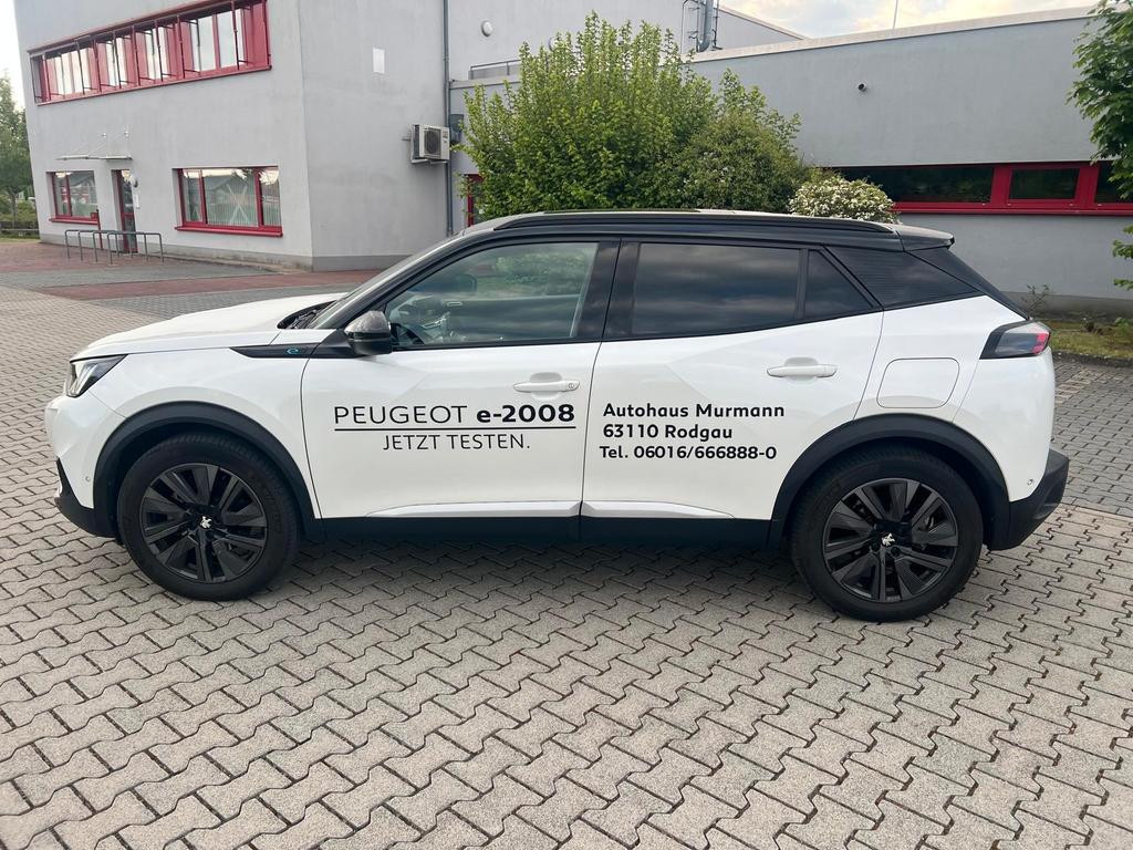 Peugeot e-2008