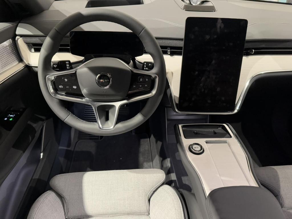 Volvo EX90