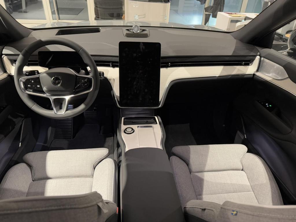 Volvo EX90