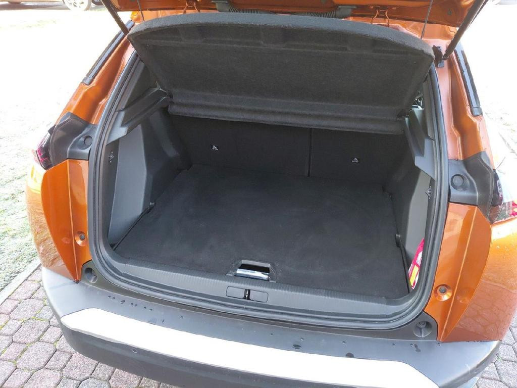 Peugeot e-2008