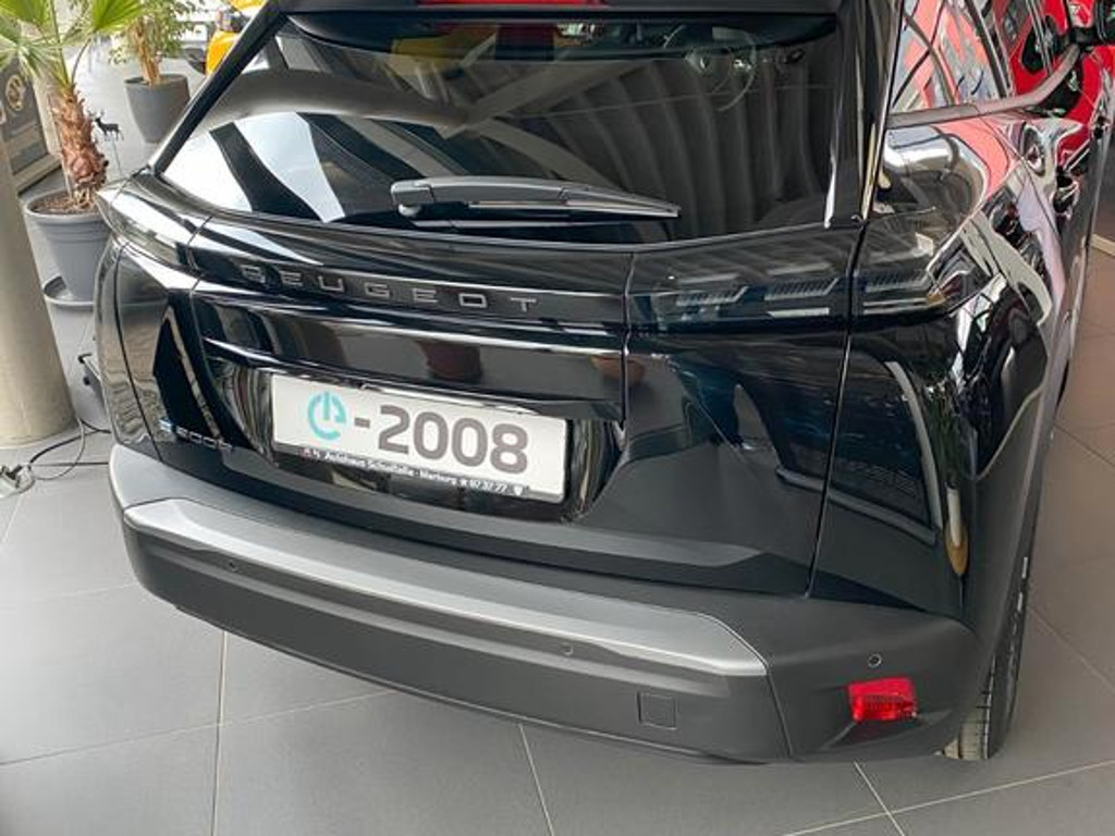 Peugeot e-2008