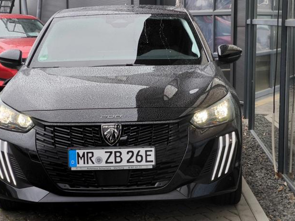 Peugeot e-208