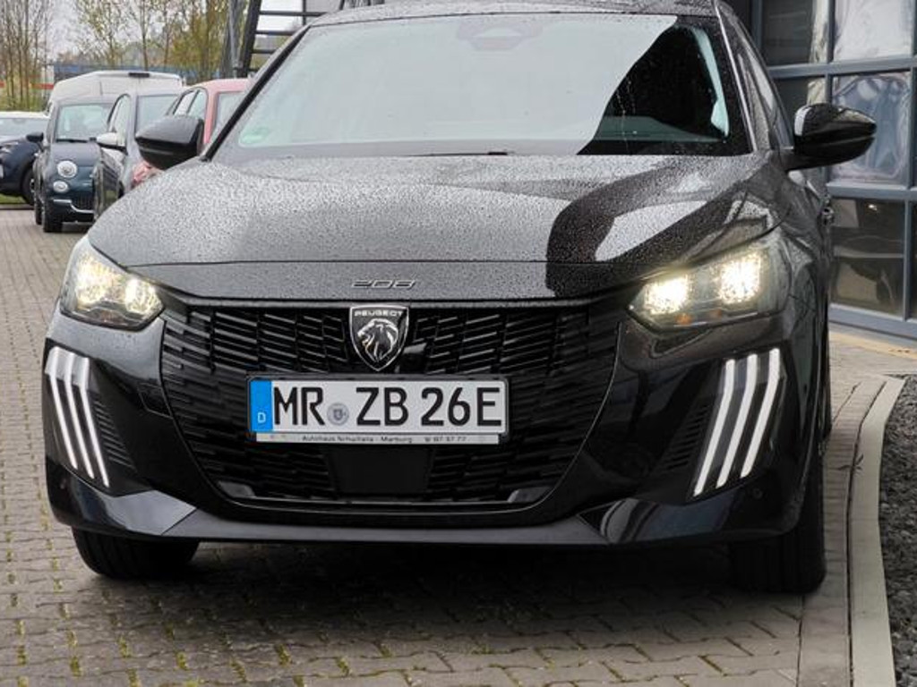 Peugeot e-208