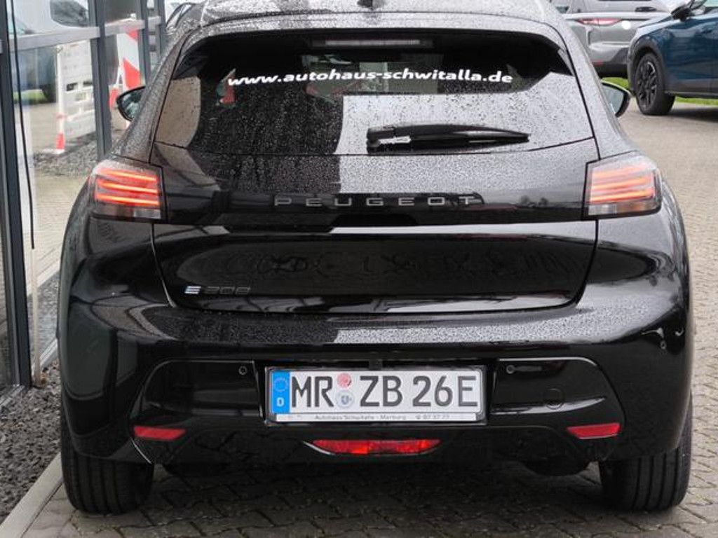 Peugeot e-208