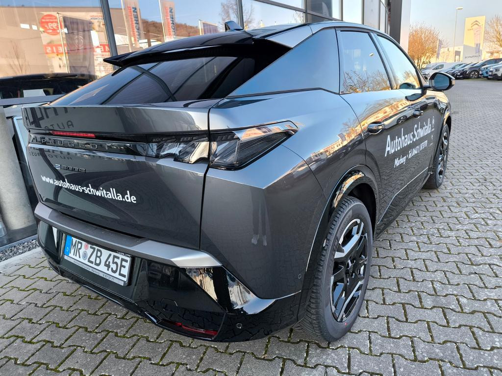 Peugeot E-3008