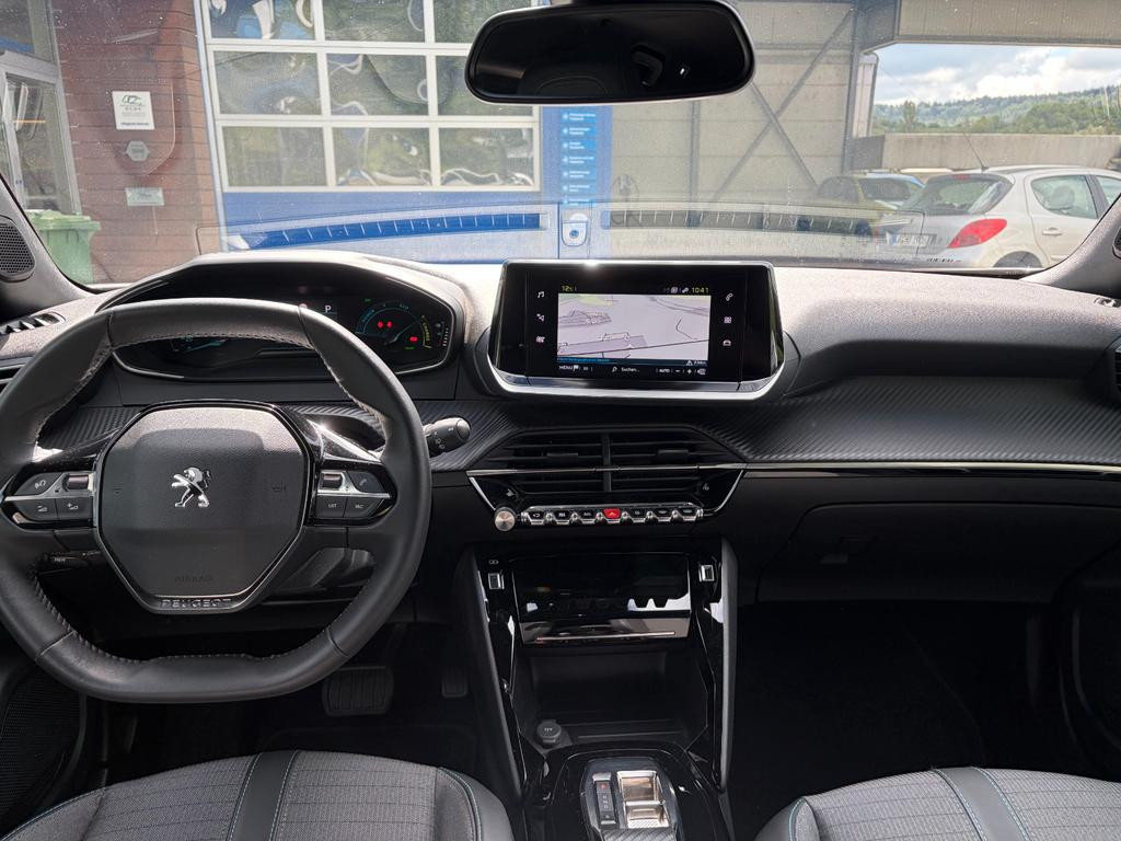 Peugeot e-2008