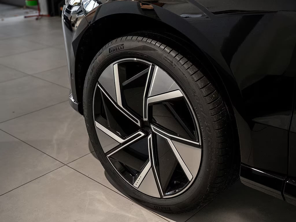 Volvo EX90