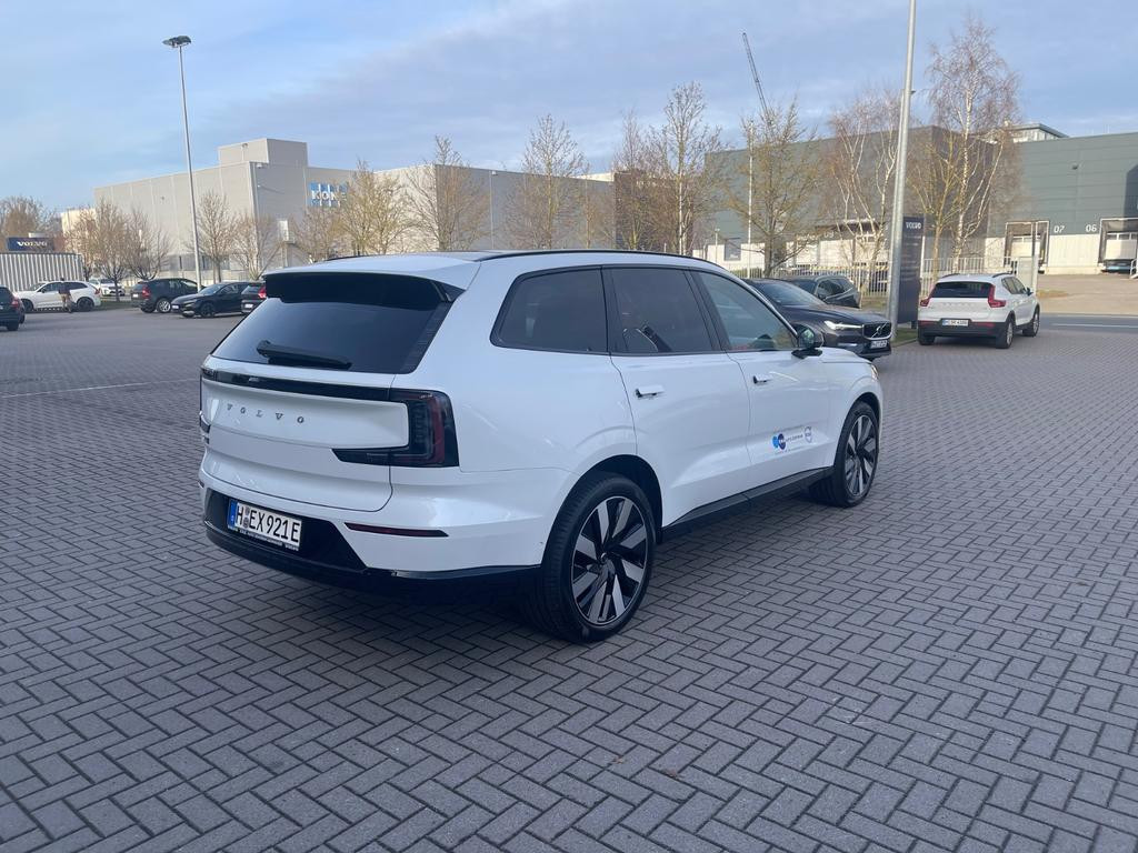 Volvo EX90